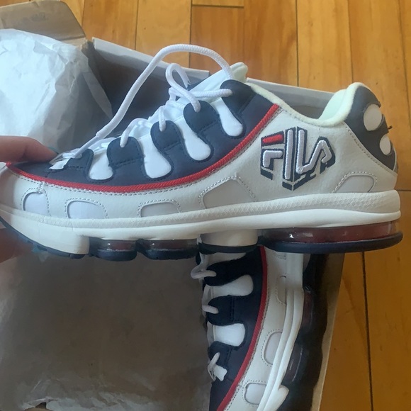 Fila shoes women’s size 9 - Picture 2 of 4